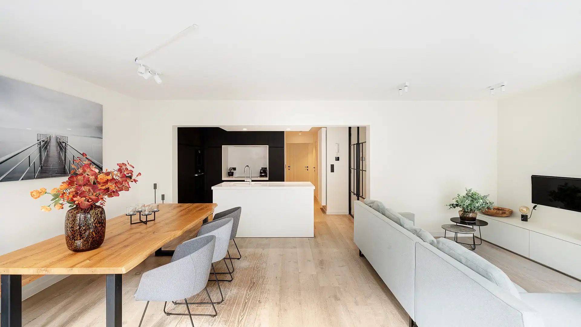 Gerenoveerd appartement met 3 slaapkamers en zijdelings zeezicht te Knokke foto 2