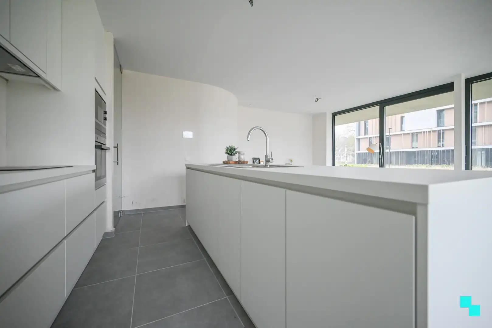 Gelijkvloers hoek appartement met riant terras foto 10