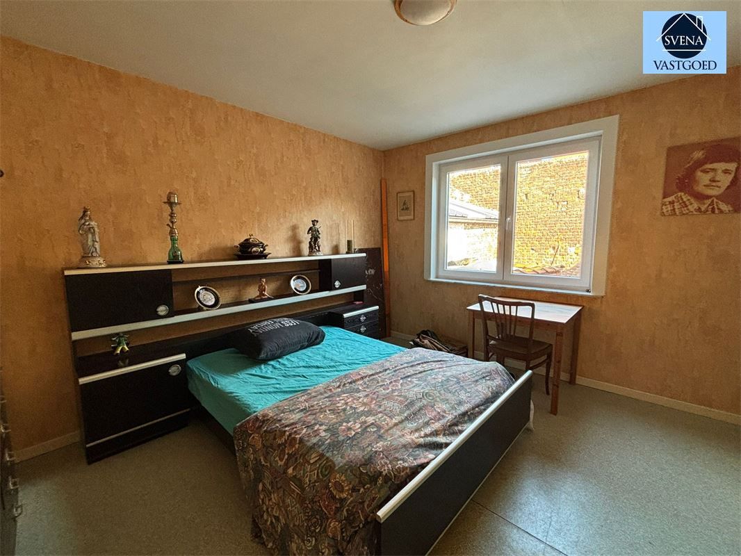 TE RENOVEREN WONING NABIJ CENTRUM MET 4 KAMERS. foto 6