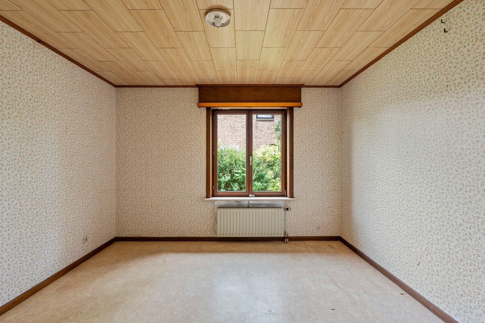 Woning met 3 slaapkamers, ruime garage en tuin op 662m². foto 11
