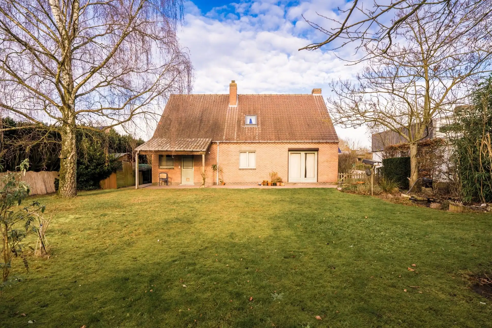 Huis met 3 slpk en zonnige tuin in rustige woonomgeving te Duffel foto 2