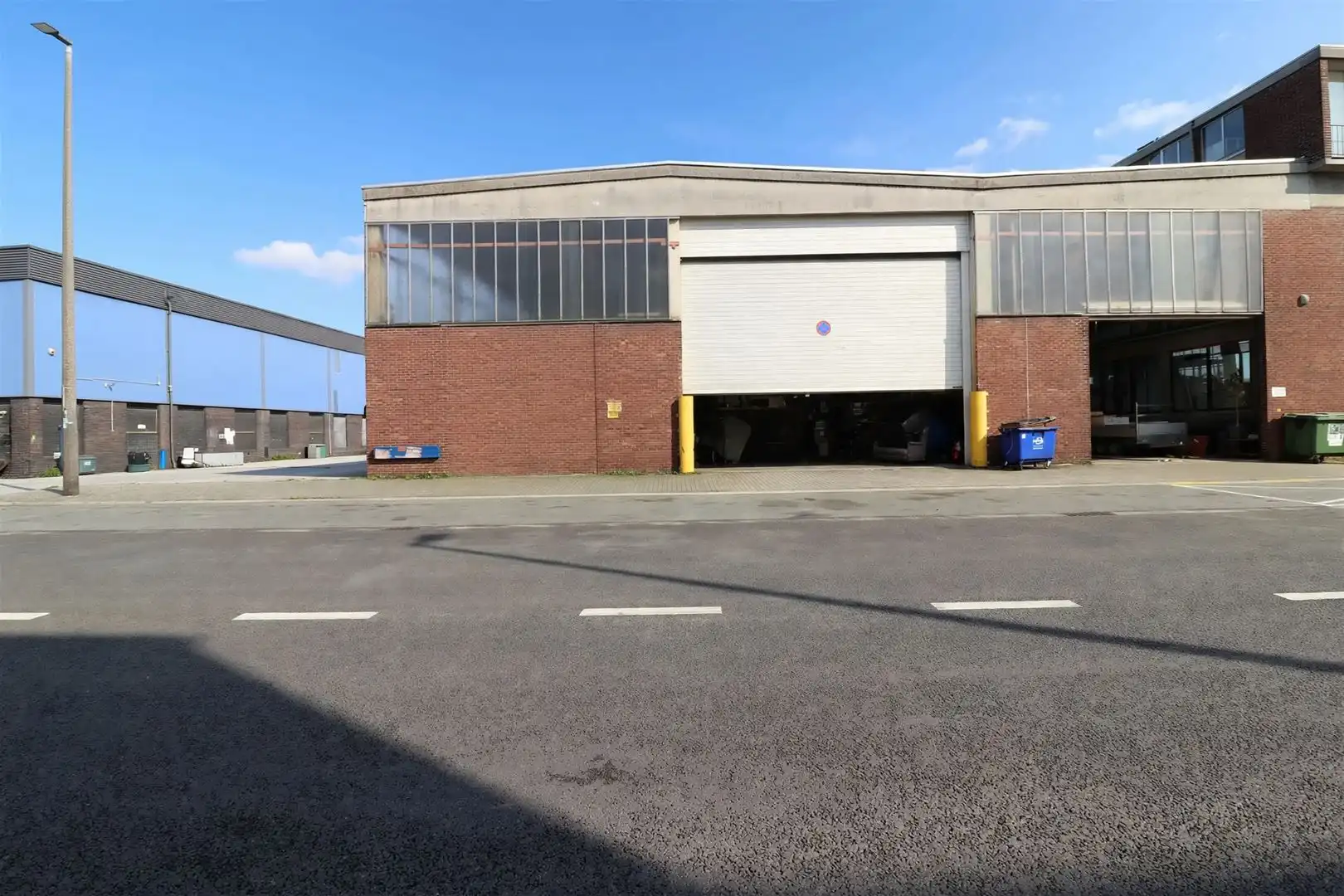 Big space. Smart location. Antwerp Port. foto {{pictureIndex}}
