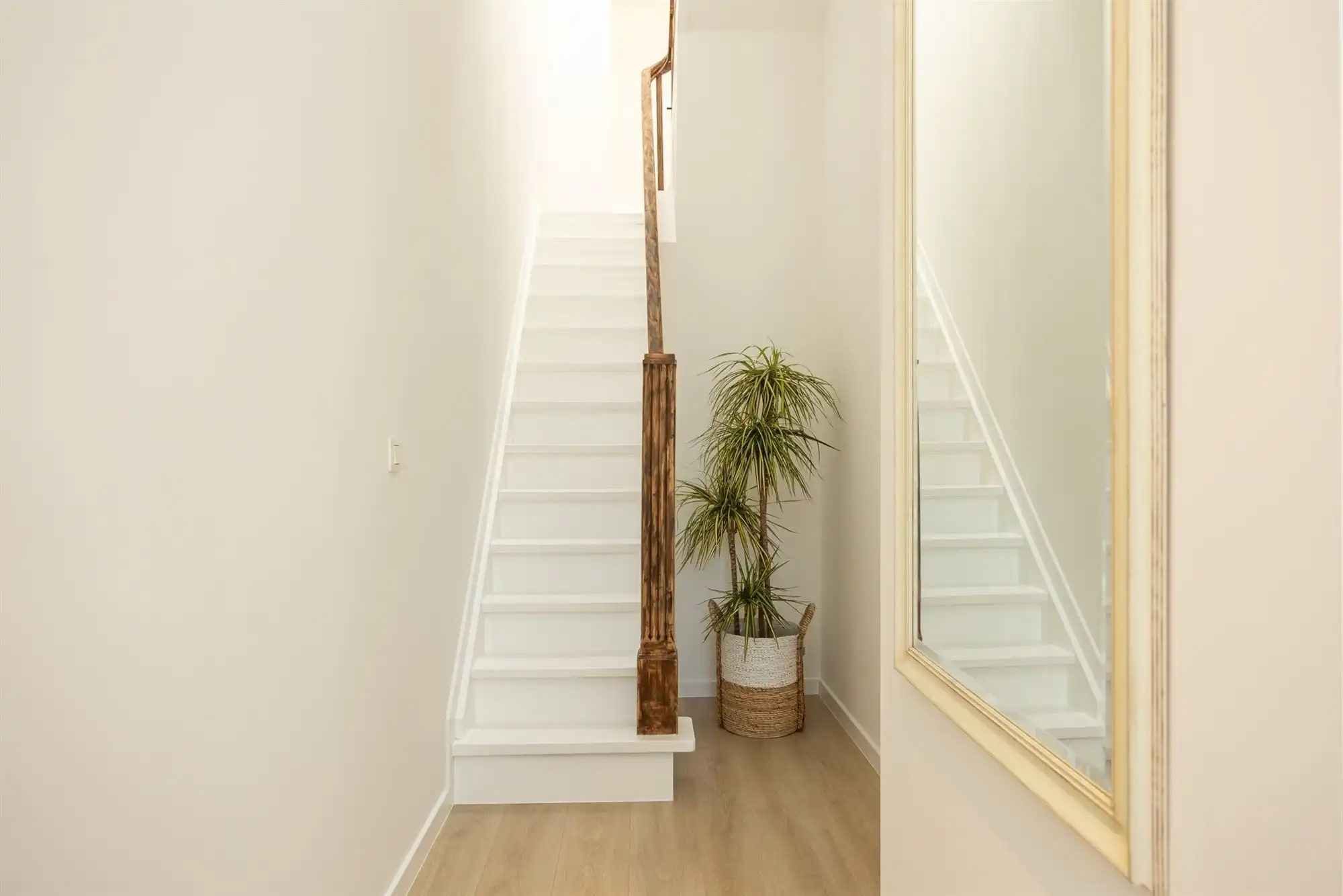 Gerenoveerde woning met 3 slpkmrs en stadskoer foto 9