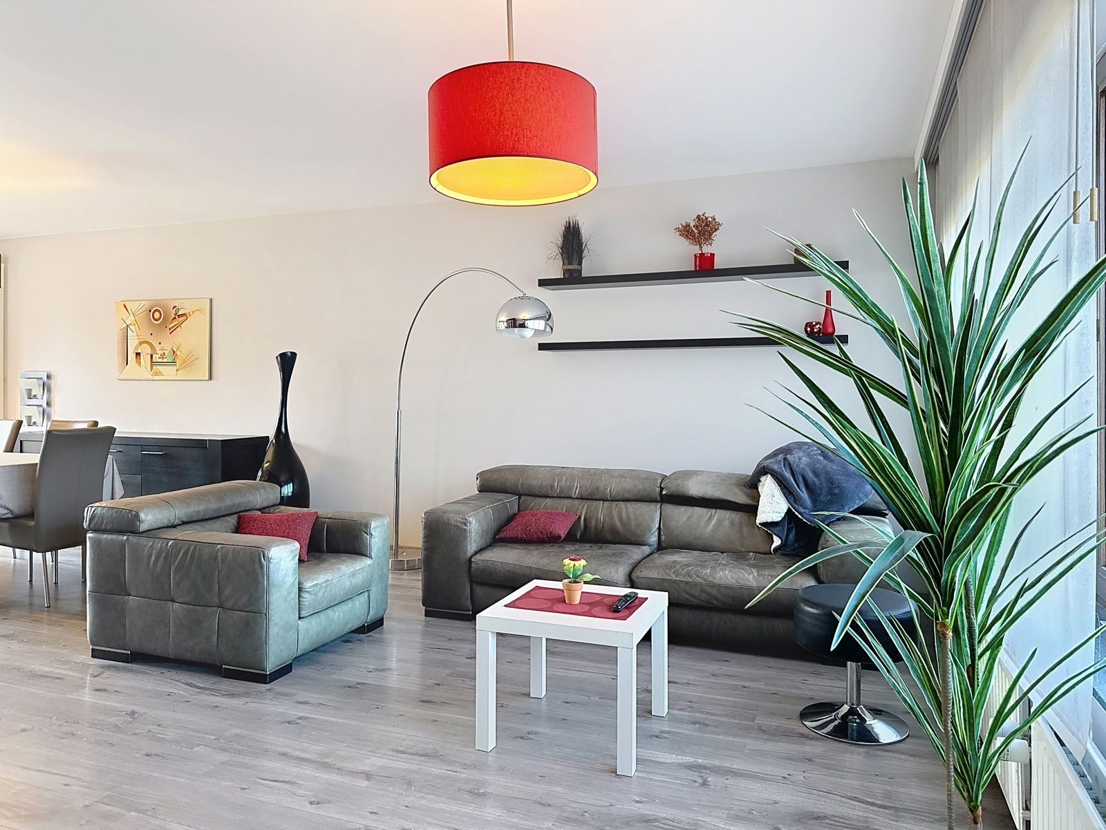 Centraal gelegen beletage met uitbouw en terras aan leefruimte foto 18