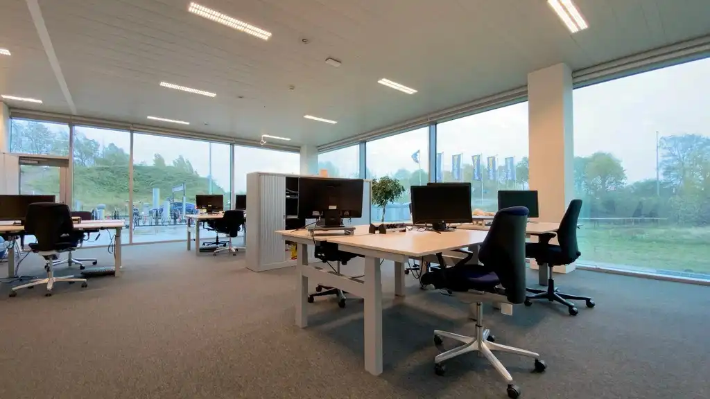 Kantoorgelijkvloers te huur in Blue Towers op topligging bij klaverblad in Gent foto 3