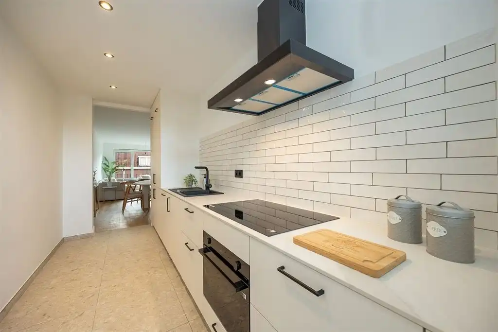 Volledig gerenoveerd appartement met terrasje foto 7