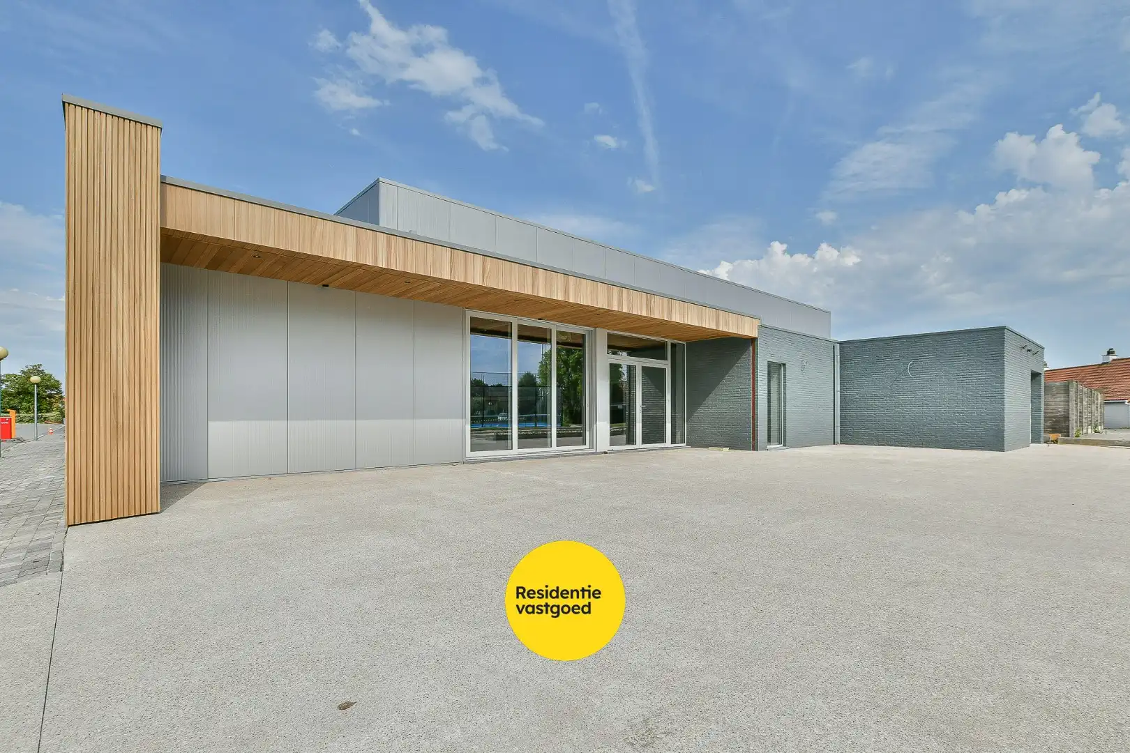 Unieke opportuniteit: horecazaak met 3 padelterreinen, terrassen en tuin te huur! foto 19