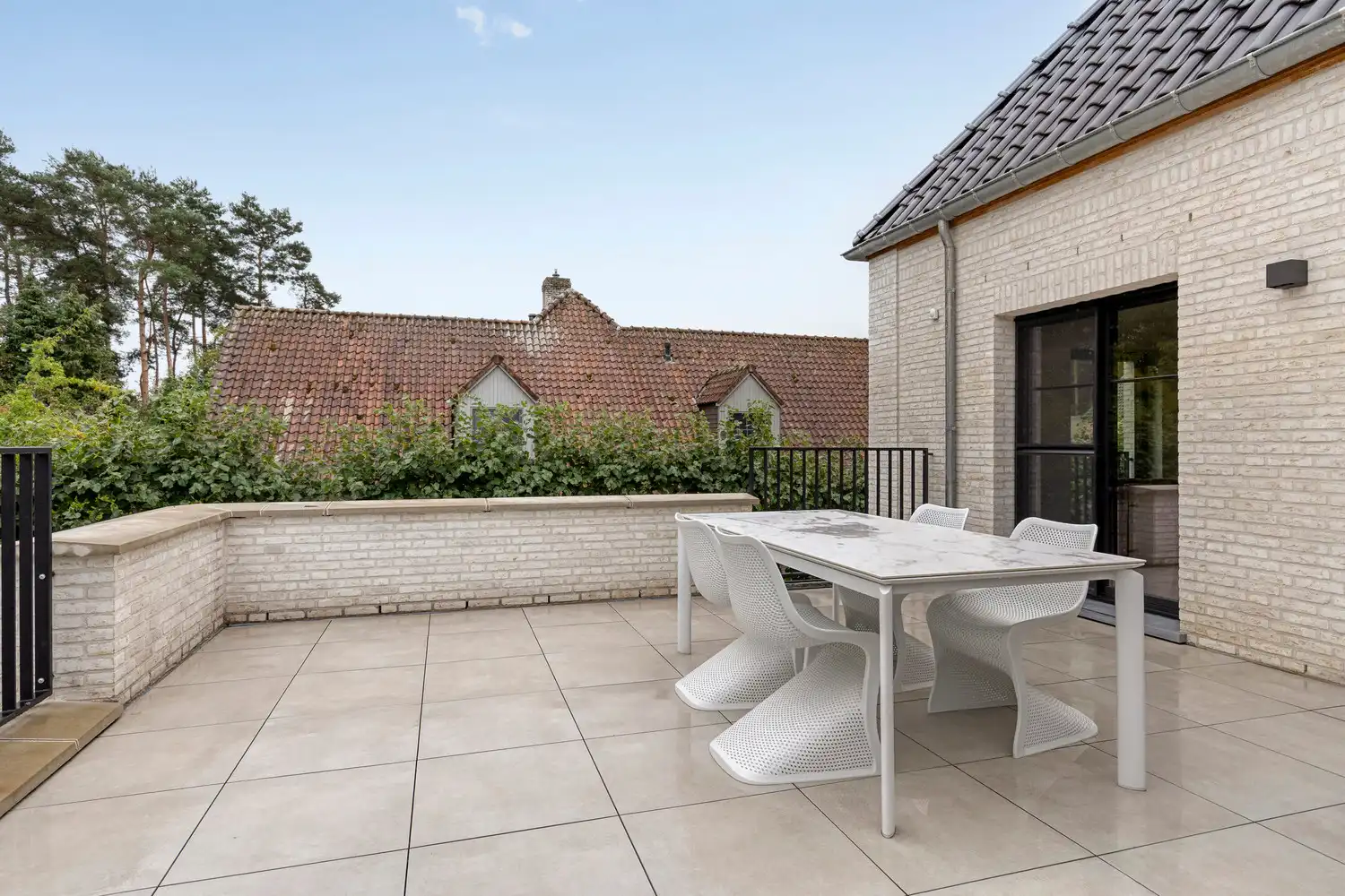 LUXUEUS APPARTEMENT MET PRIVE TUIN, TERRAS EN GARAGE VOOR 2 WAGENS TE OLMEN! foto 15