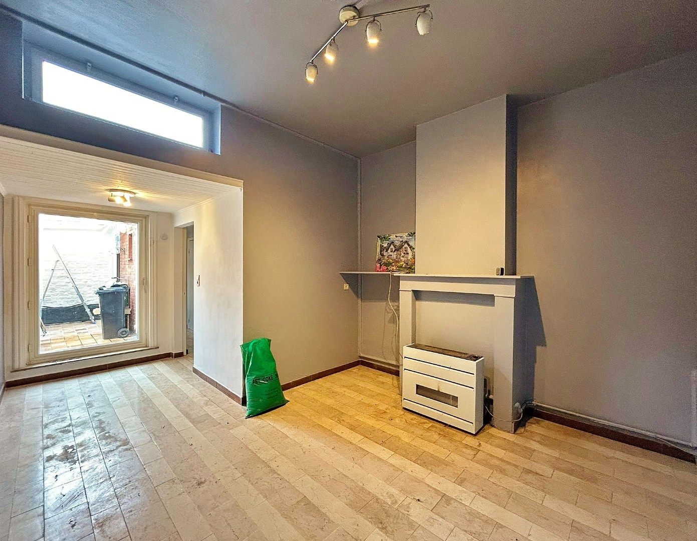 Gezellige rijwoning met koer in het centrum van Ieper foto 4