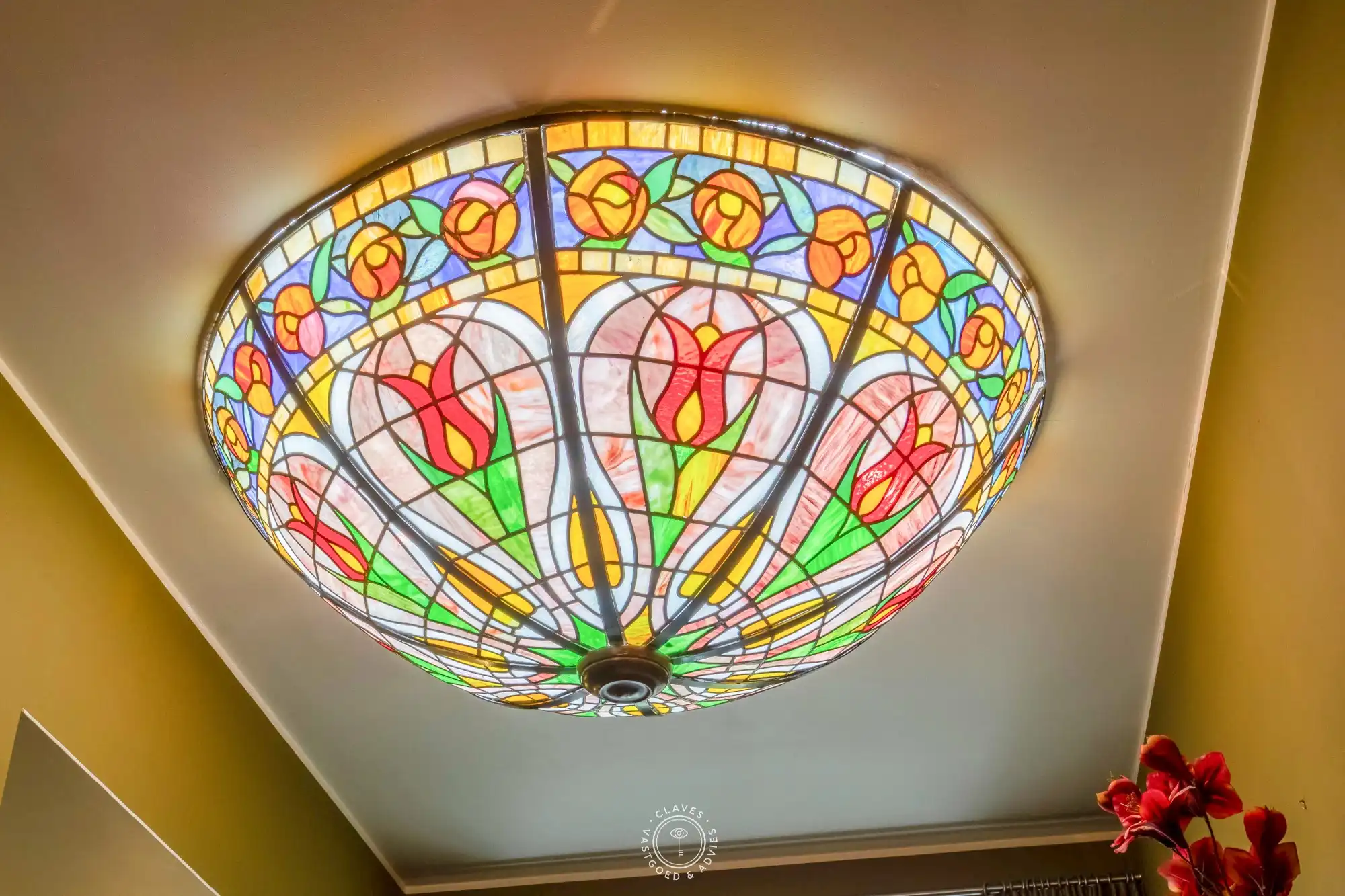 Uniek gerenoveerd herenhuis met multifunctioneel bijgebouw foto 9