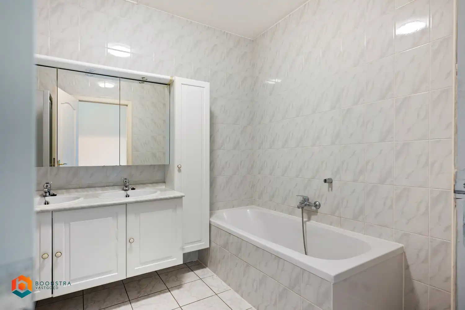 Ruim appartement met 2 slaapkamers en optionele staanplaats met berging foto 10