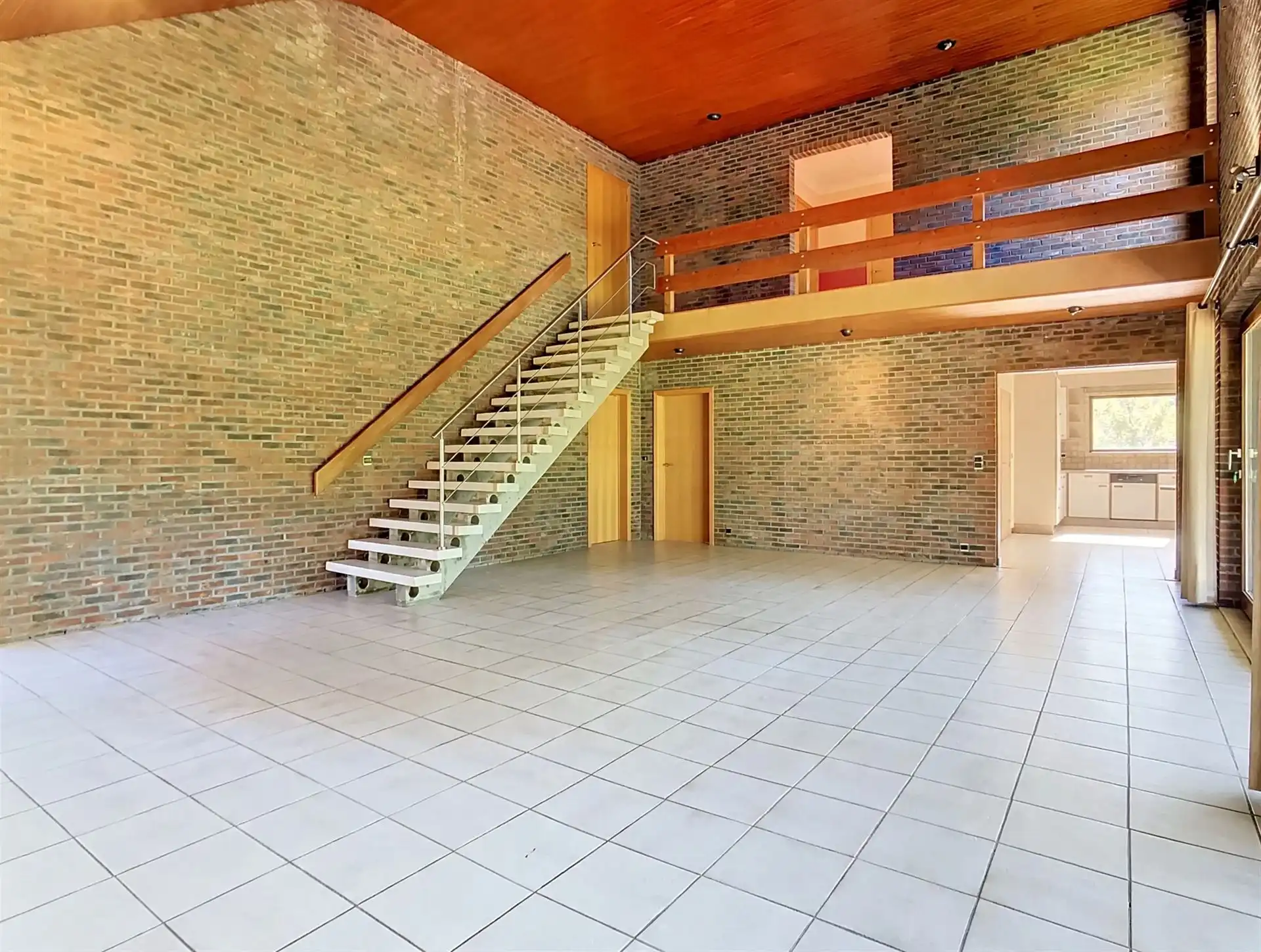 Villa met 3 slpk., bureau en groot perceel foto 6