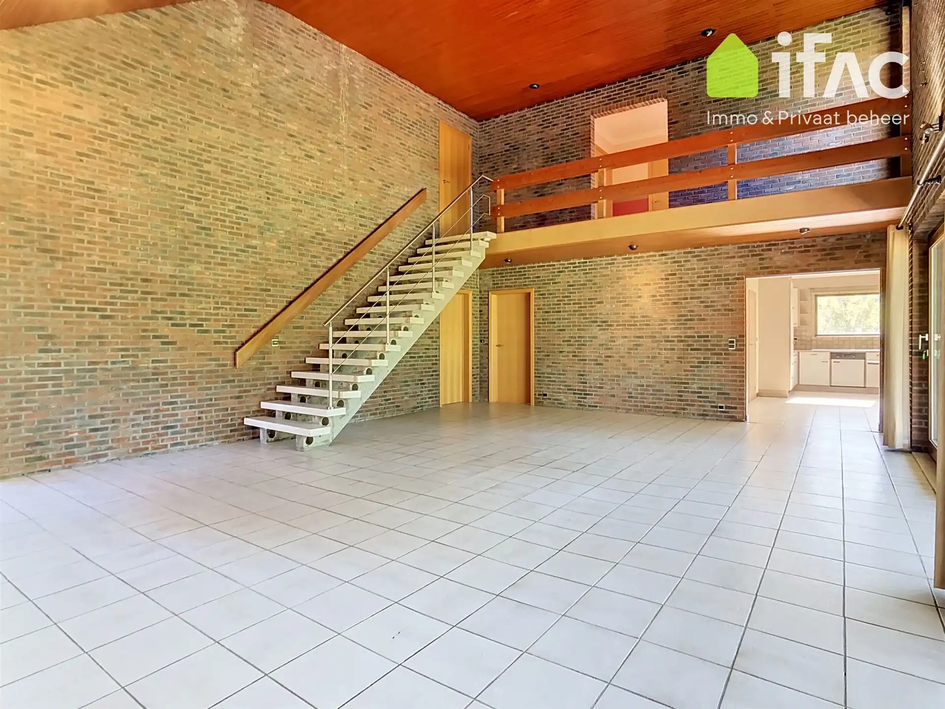 Villa met 3 slpk., bureau en groot perceel foto 6