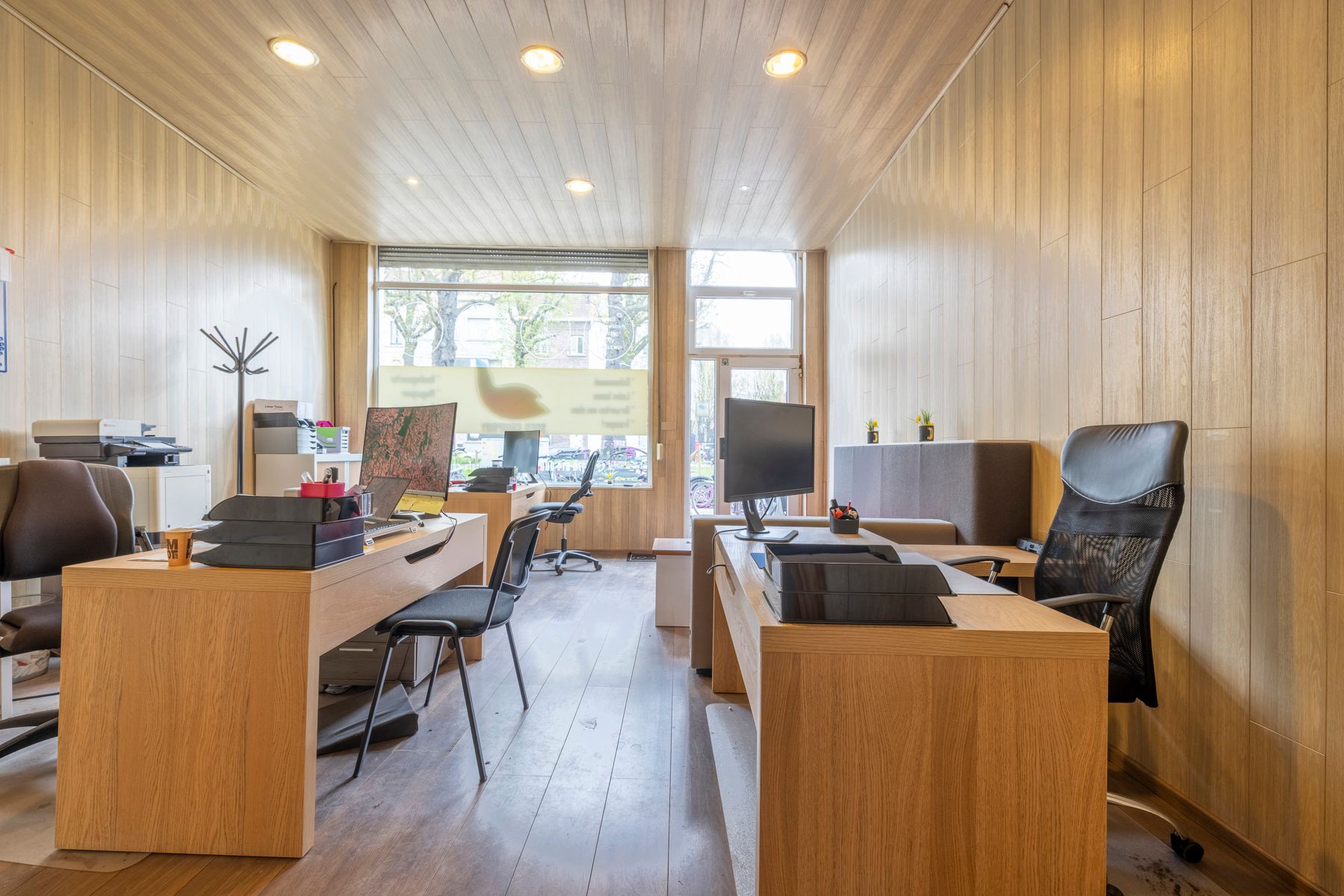 Handelsruimte met woning – 5 slaapkamers en stadsterras foto 3