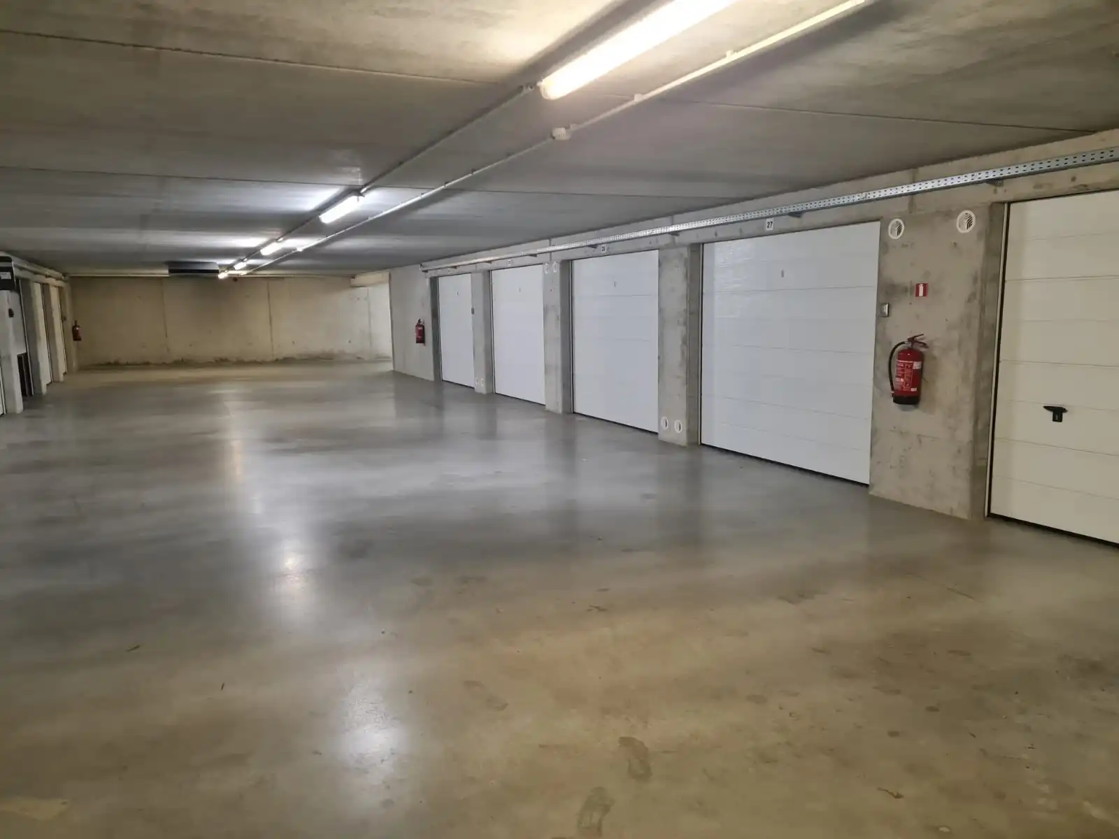 Garage in recent complex – Nieuwpoort foto 4