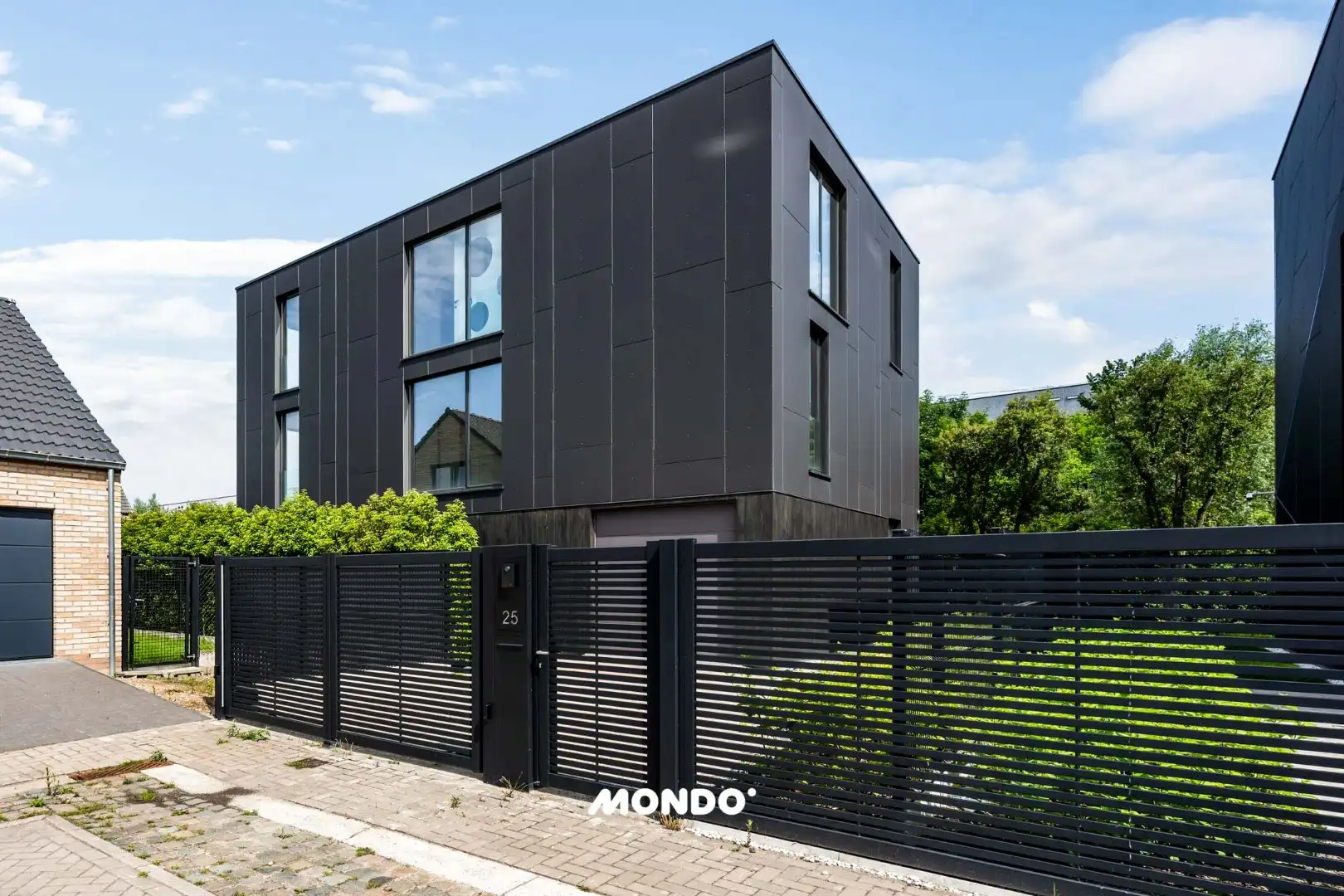 Exclusieve hoogtechnologische villa foto {{pictureIndex}}