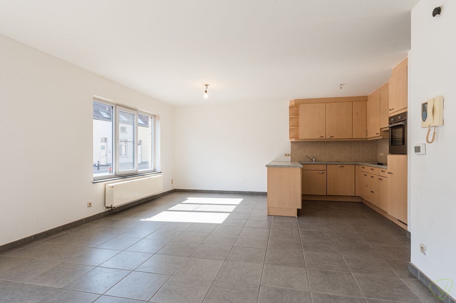 Instapklaar Gelijkvloers Appartement in Eeklo: Comfort en Ruimte op Toplocatie foto 4