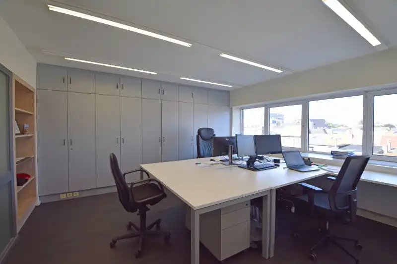 Kantoorruimte tehuur foto 2