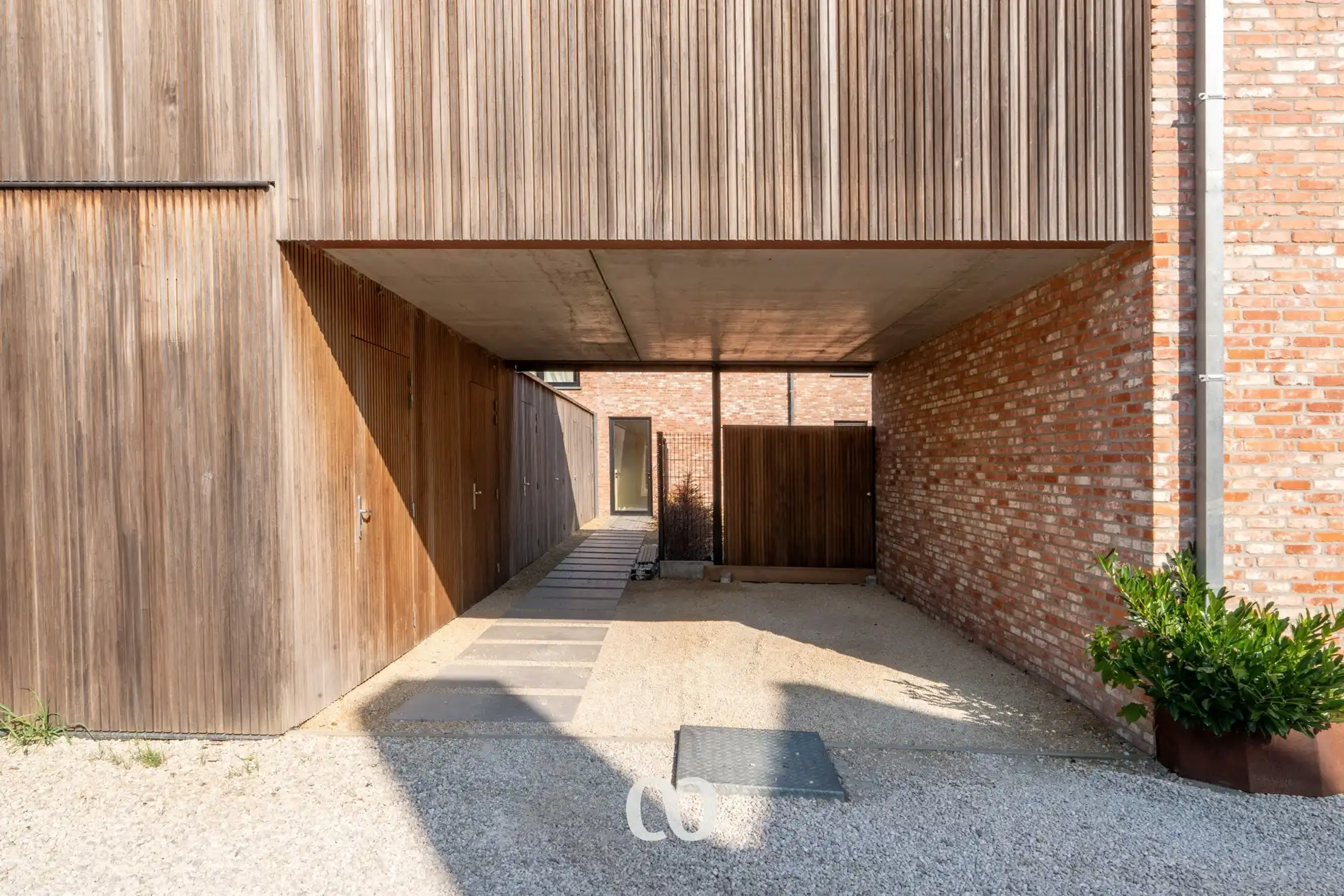 Ruime casco woning met tal van mogelijkheden! foto 13