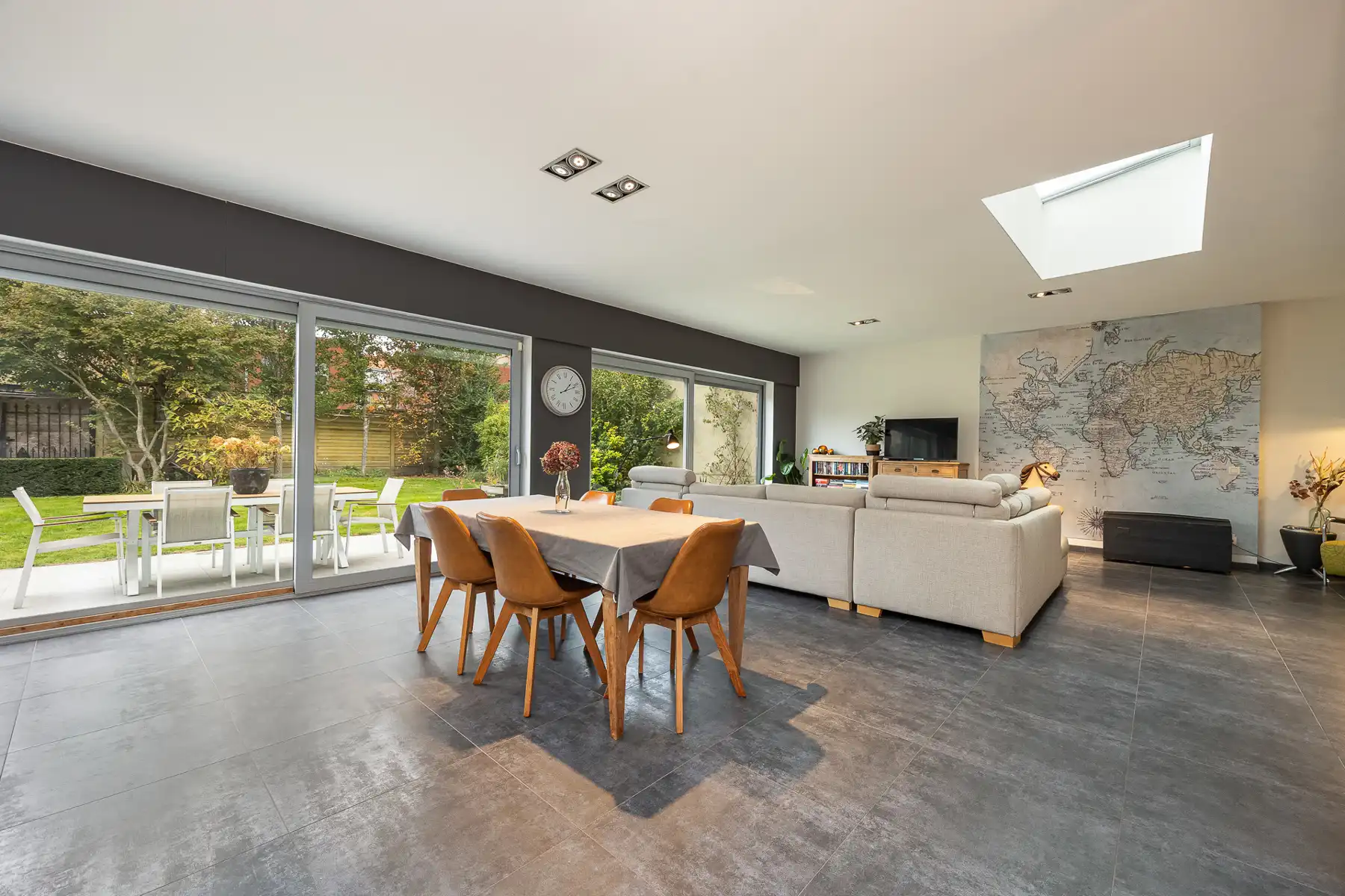 Unieke woning met uitzonderlijke breedte, 3 slpk en ZW tuin foto 5