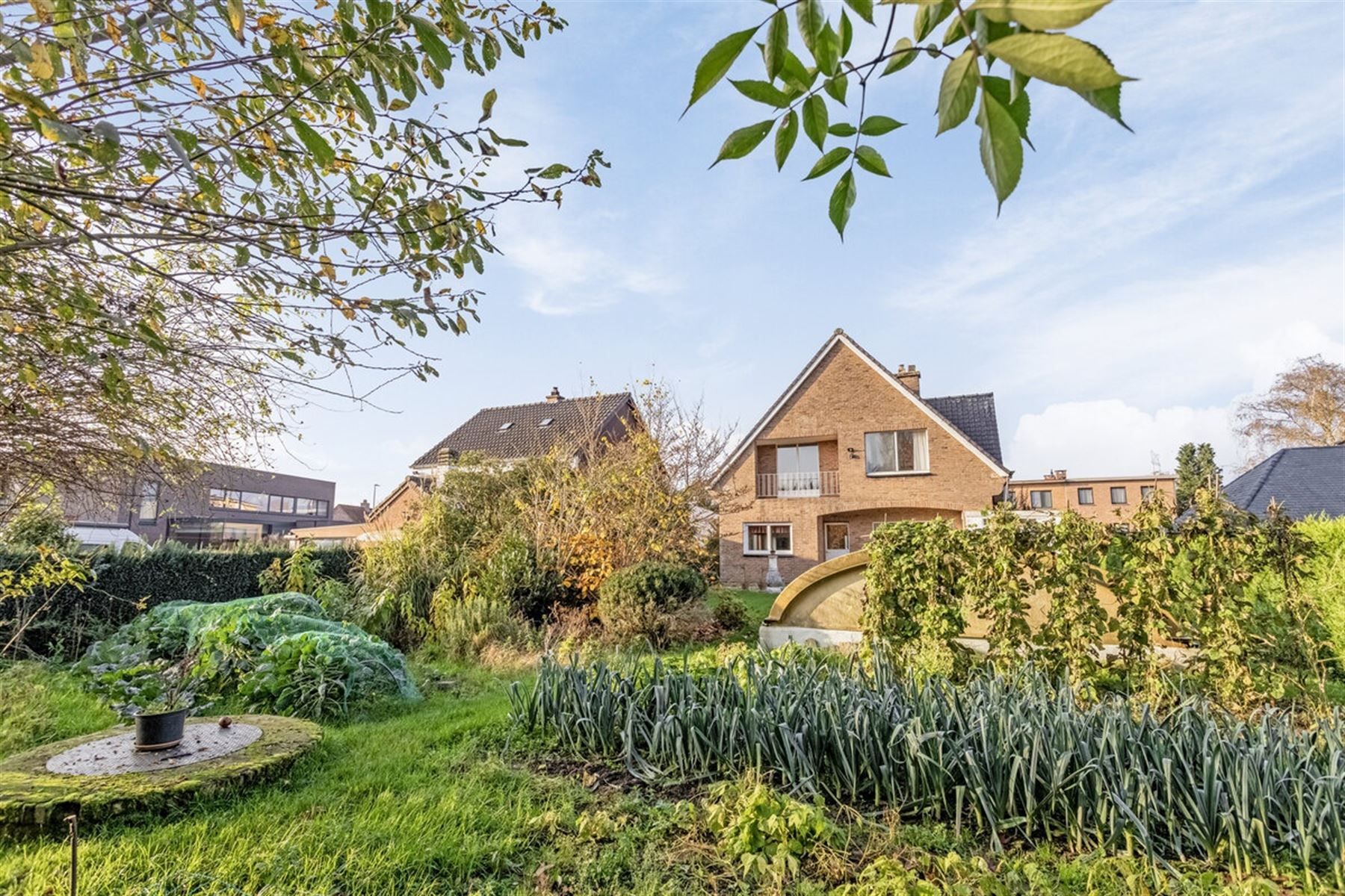 Op te frissen woning met 4 slaapkamers en garage foto 28