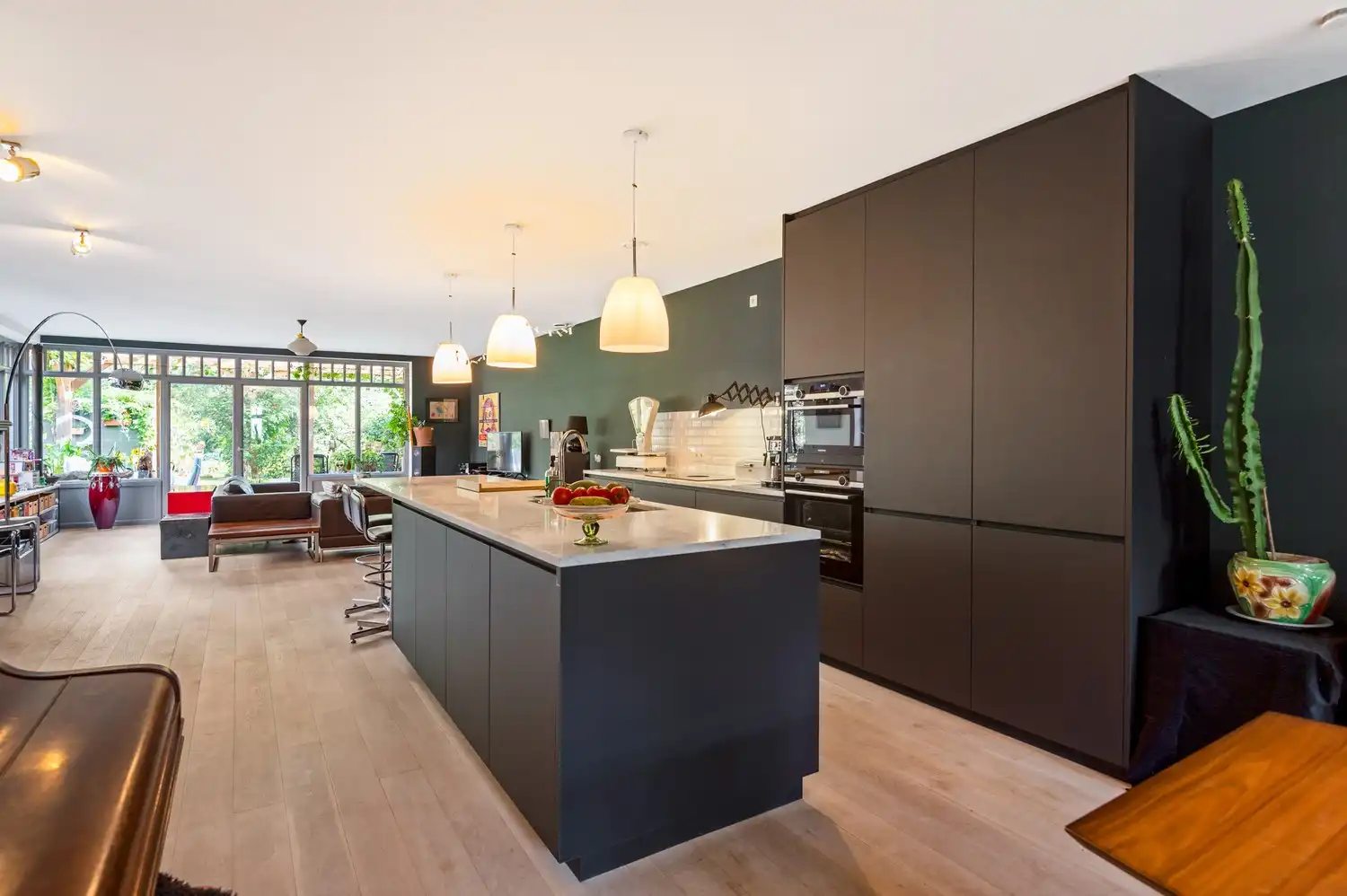 Instapklare, energiezuinige woning met 3 slaapkamers & tuin te Lier! foto 2
