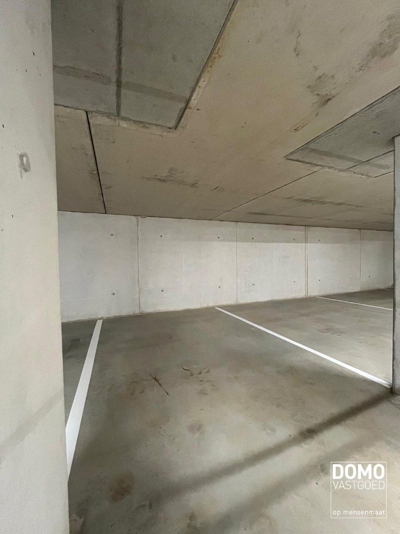 NIEUWBOUW 2 SLAAPKAMER APPARTEMENT MET TERRAS, AUTOSTANDPLAATS EN KELDERBERGING TE KERMT foto 14