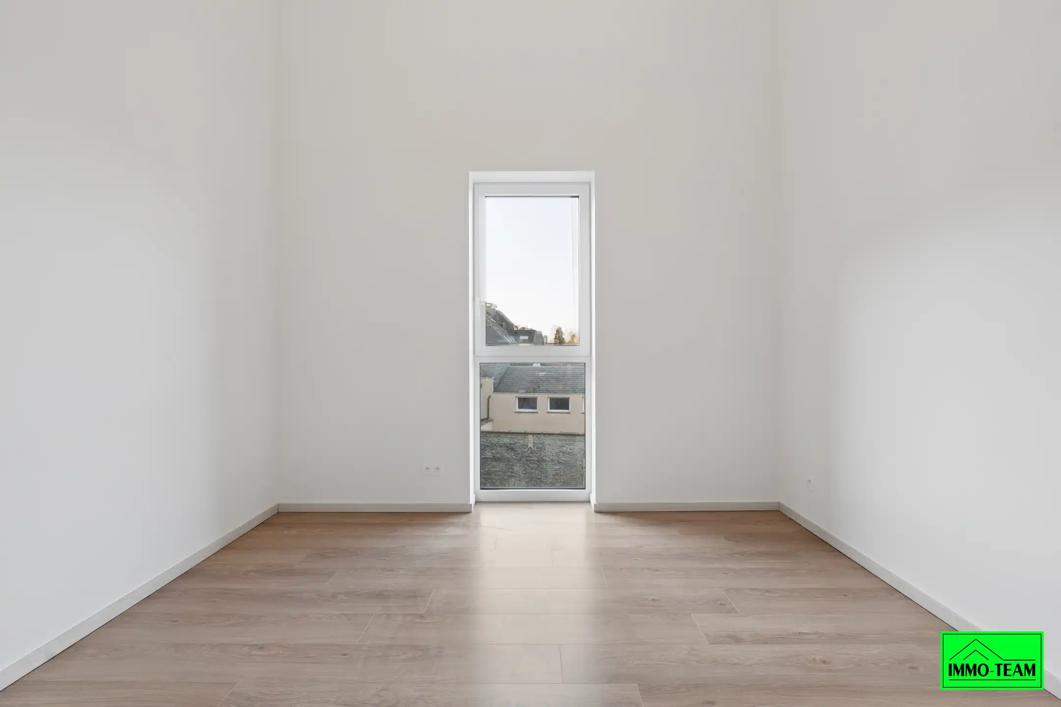 Nieuwbouwappartement met terras en autostaanplaats foto 10