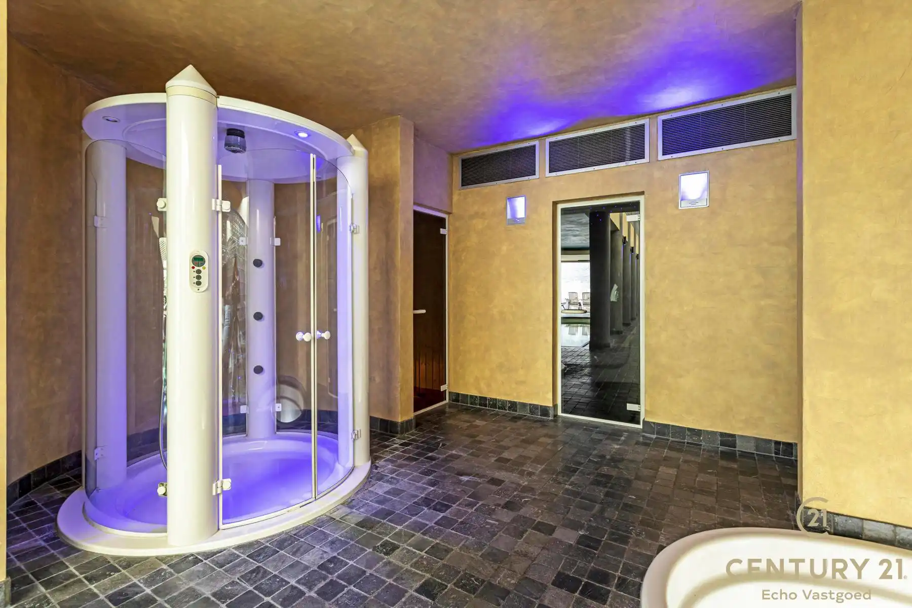 Villa met binnenzwembad en COMPLETE wellness op ca 2590m² foto 27