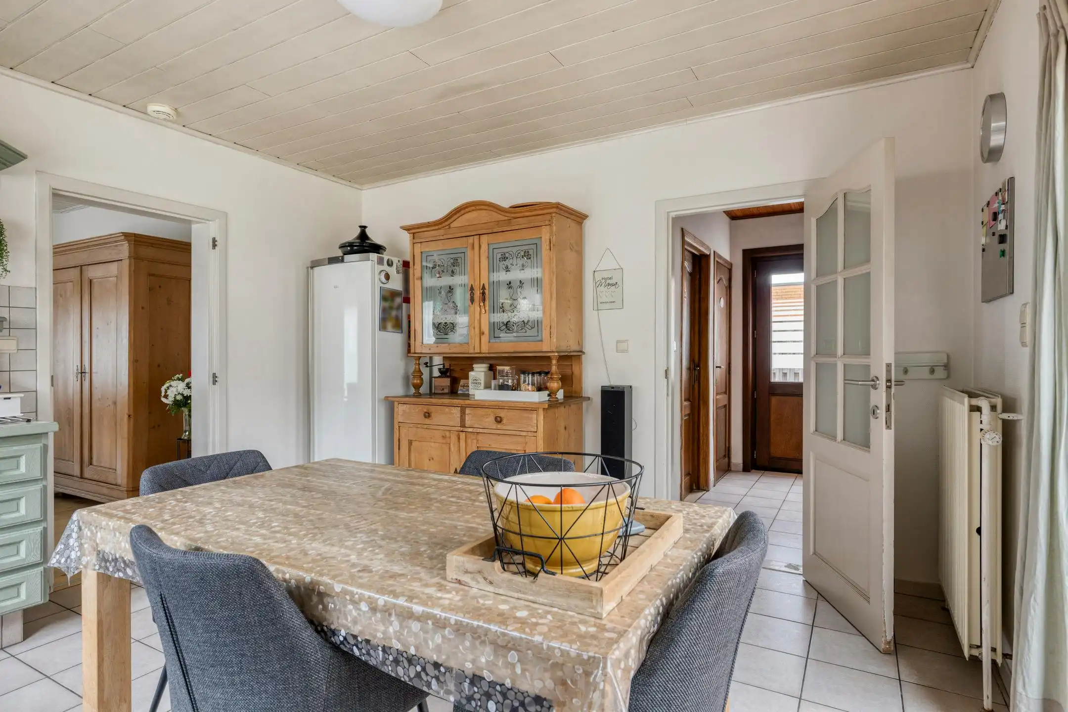 Bungalow met ruime garage te koop in Kemzeke foto 8