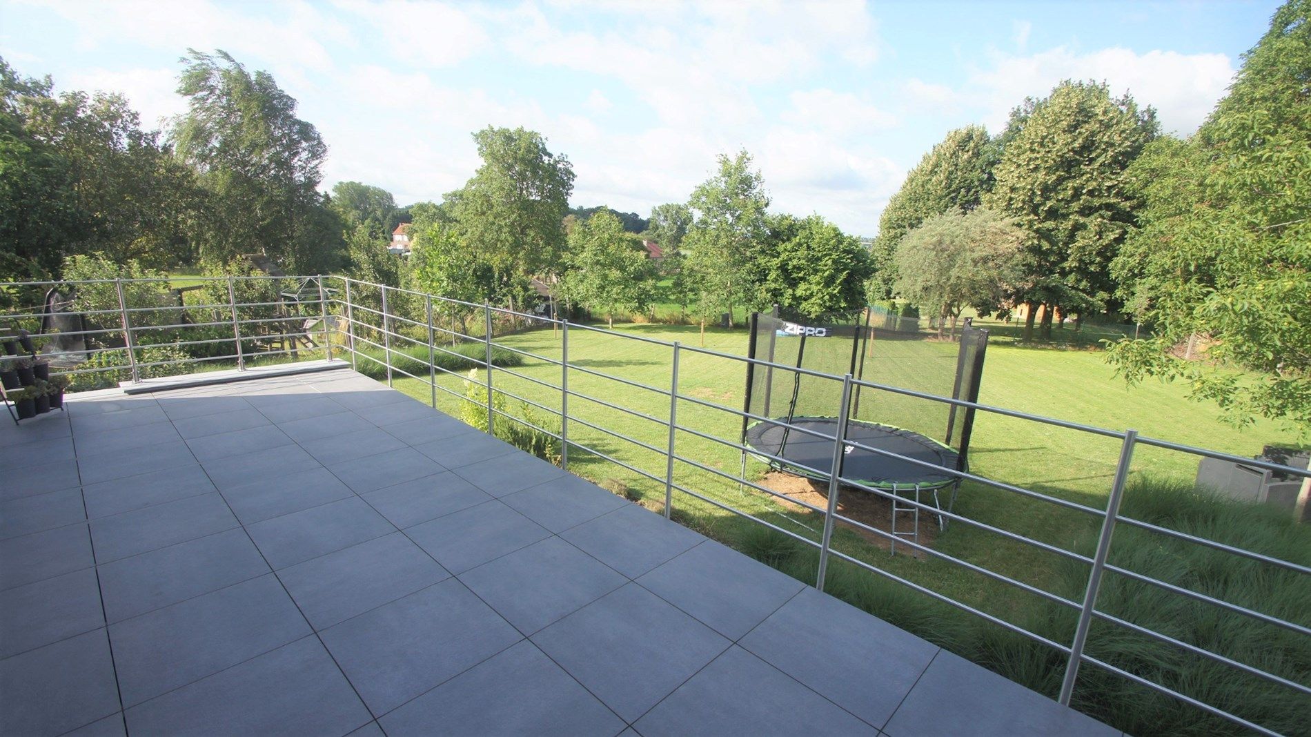 Prachtige nieuwbouw met 3 slpks, zonnig terras en tuin foto 2