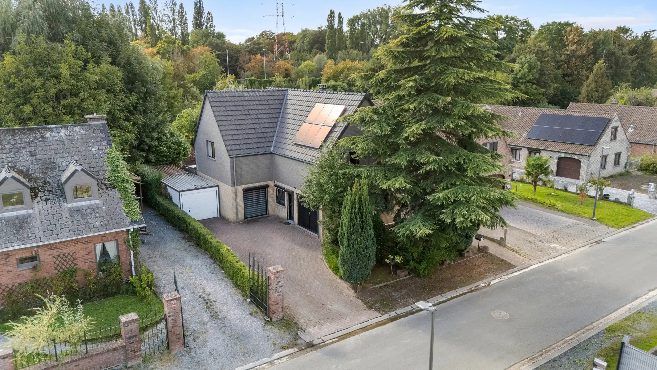 Gezinswoning met 4 slaapkamers, 2 badkamers in rustige wijk foto 30