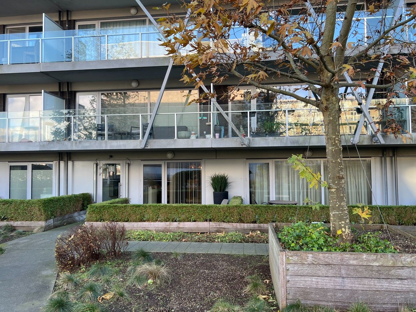 Gemeubeld appartement + autostaanplaats inbegrepen op toplocatie foto 15