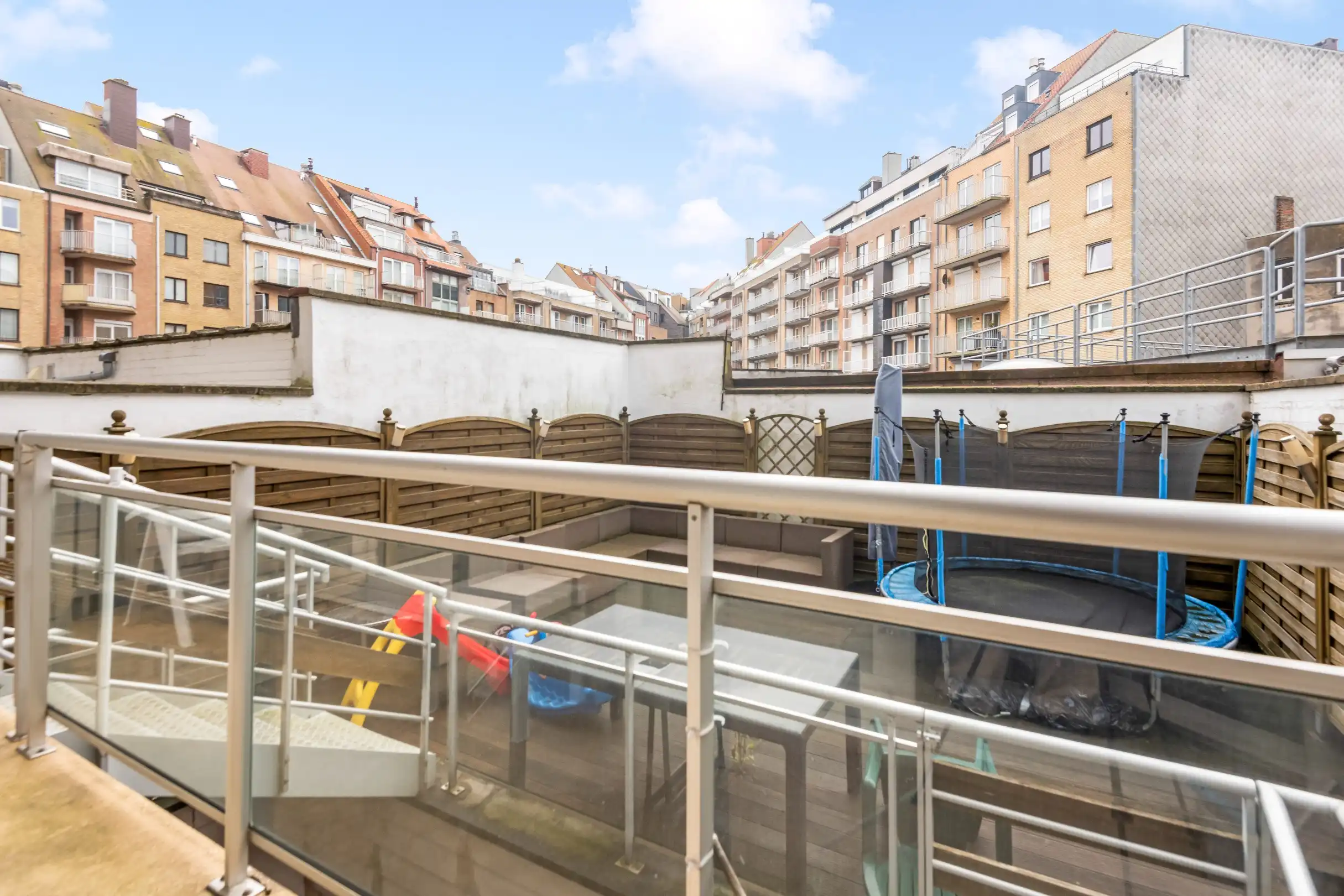 Gelijkvloers loftapp. met 3 slpk. en zeer ruim ZONNETERRAS. foto 3