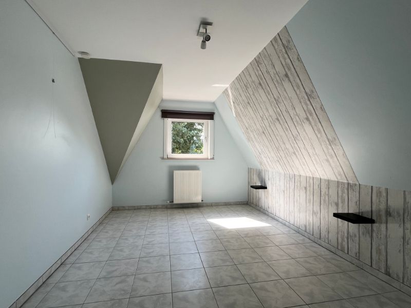 RUIM EN ZONNIG APPARTEMENT MET GARAGE foto 11