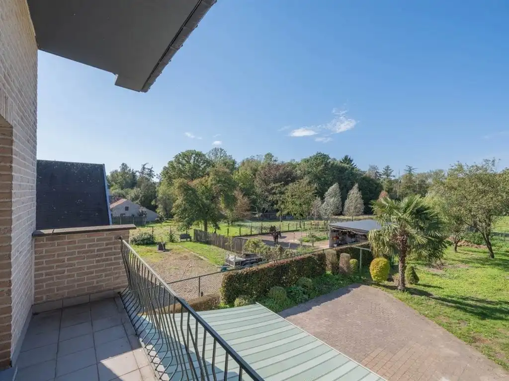 Verrassend ruime vrijstaande woning met inpandige garage foto 42