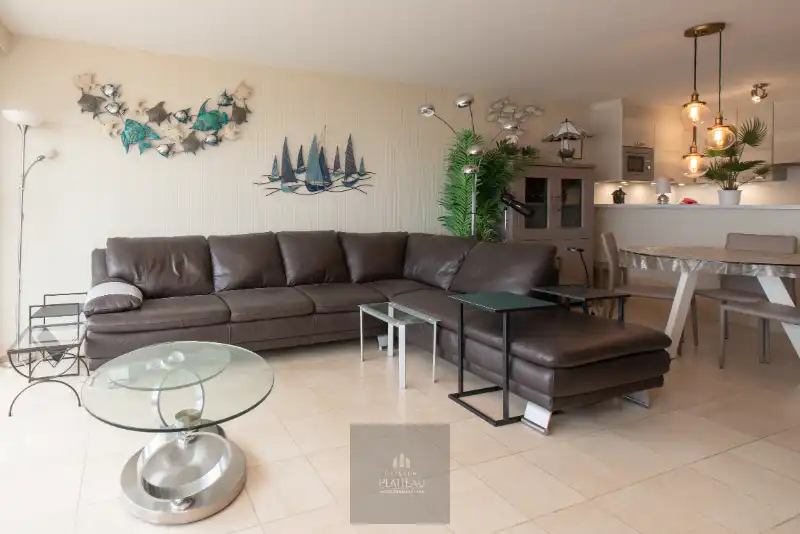 Ruim doorloop-appartement met 2 slaapkamers in de vernieuwde residentie Scorpio op de zeedijk te Nieuwpoort-Bad. foto 14