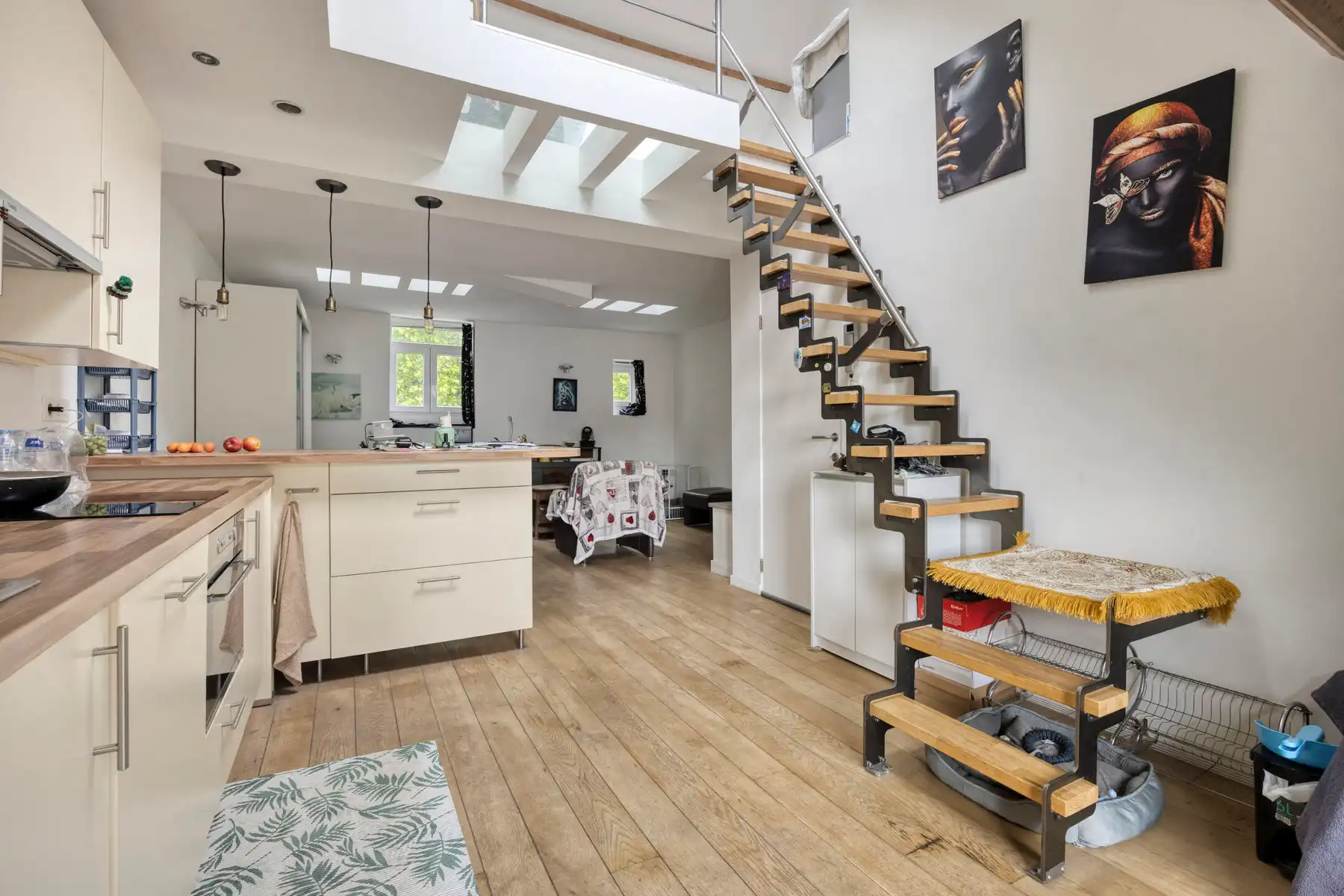 Prachtig gerenoveerde herenwoning met 5 slaapkamers foto 3