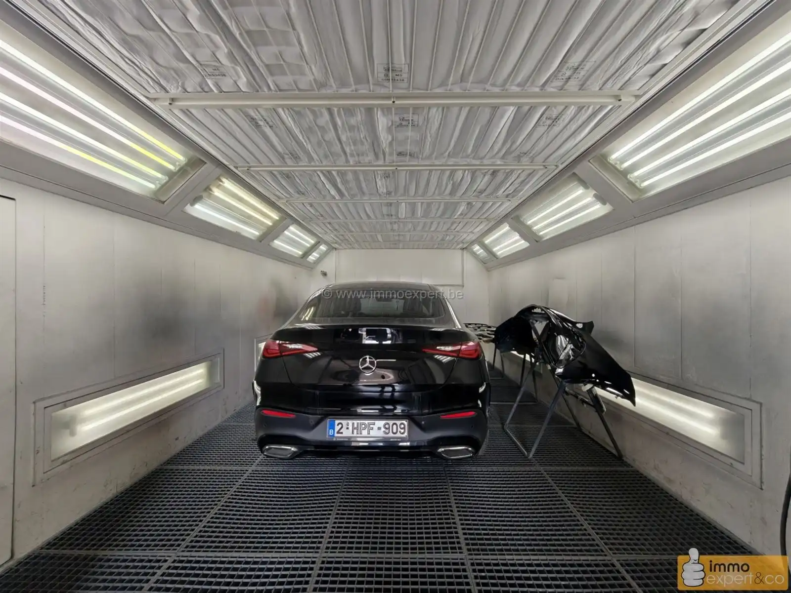 ROOSDAAL : Goed gelegen en volledig uitgeruste werkplaats / carrosserie bedrijf foto 14