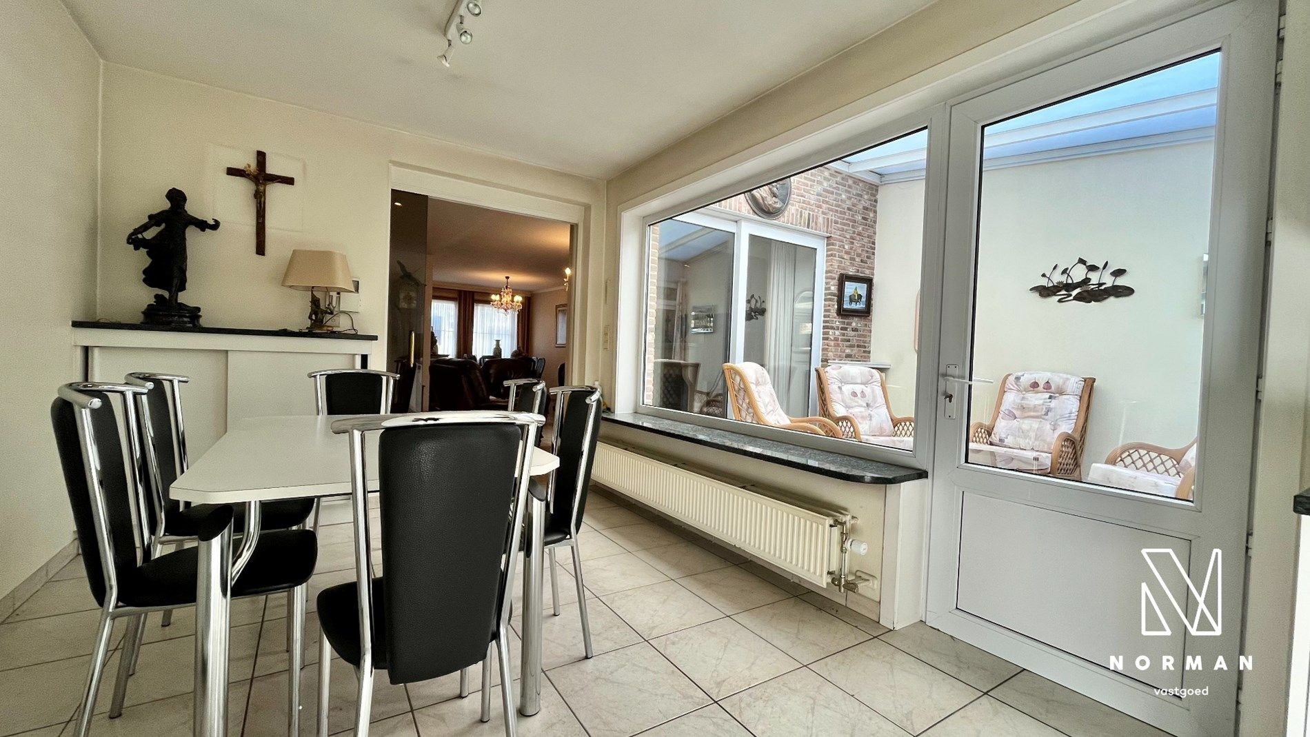 Ruime centrumwoning met 4 slaapkamers, veranda, zij-ingang en stadstuin foto 8