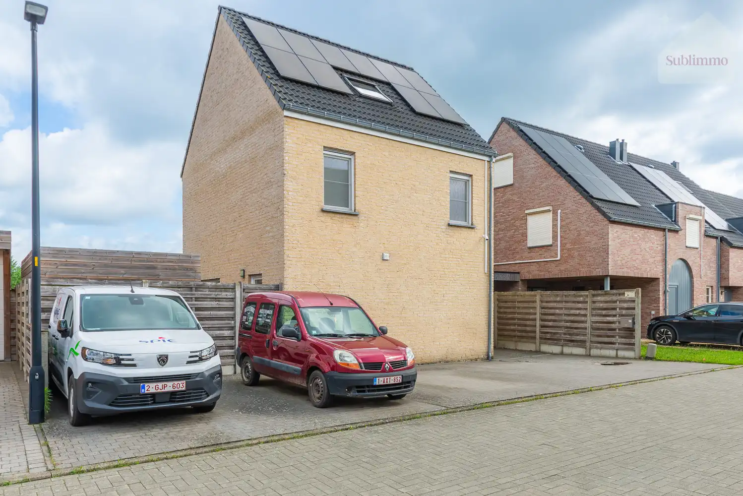 Instapklare gezinswoning met 3 slaapkamers, gezellige tuin in rustige doodlopende straat in Meerhout – Zittaart. foto {{pictureIndex}}