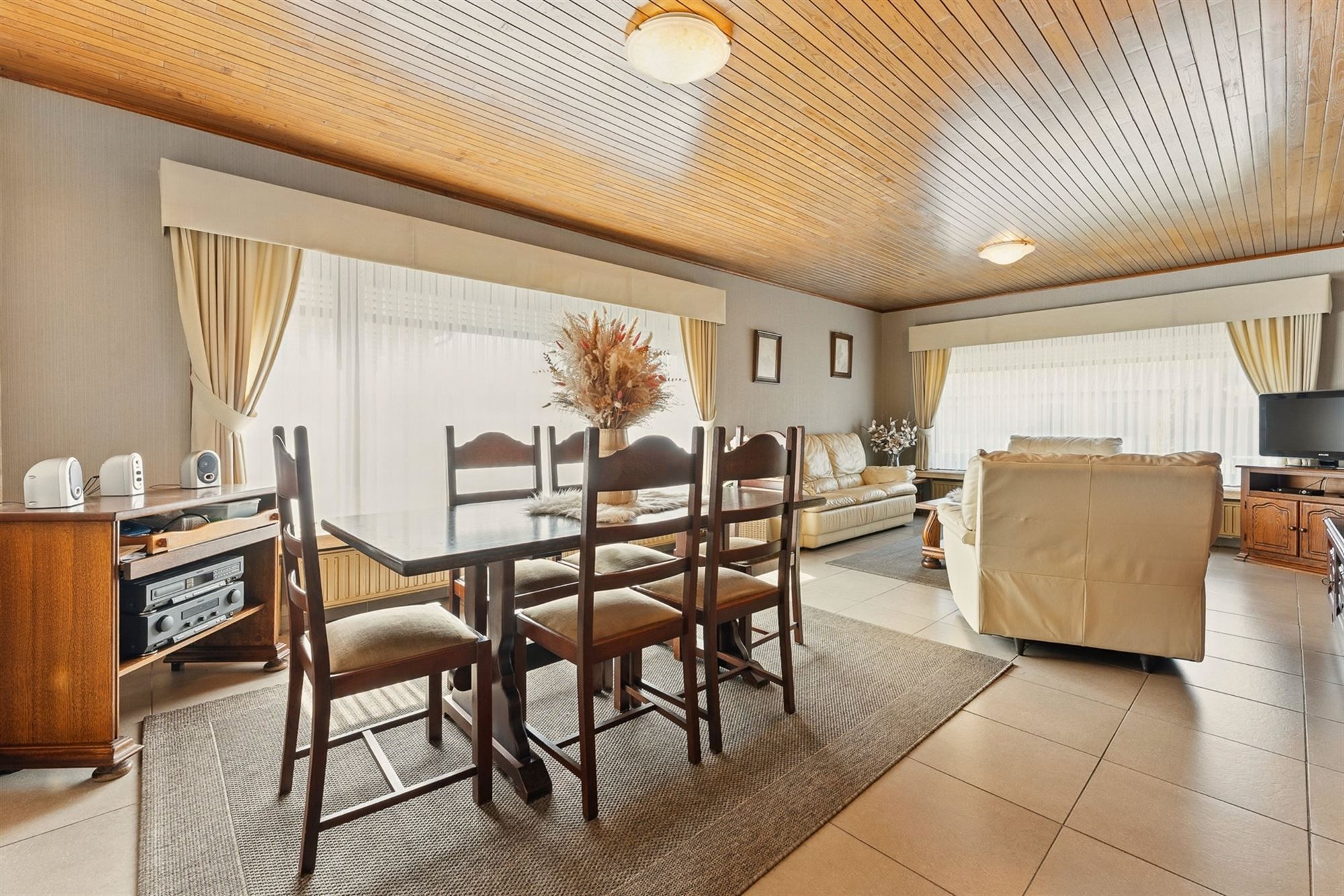 INSTAPKLARE GELIJKVLOERSE WONING OP RUSTIGE LIGGING foto 2