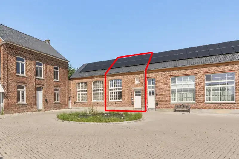 Recente, landelijke woning met 3 slaapkamers, tuin en parking foto 4