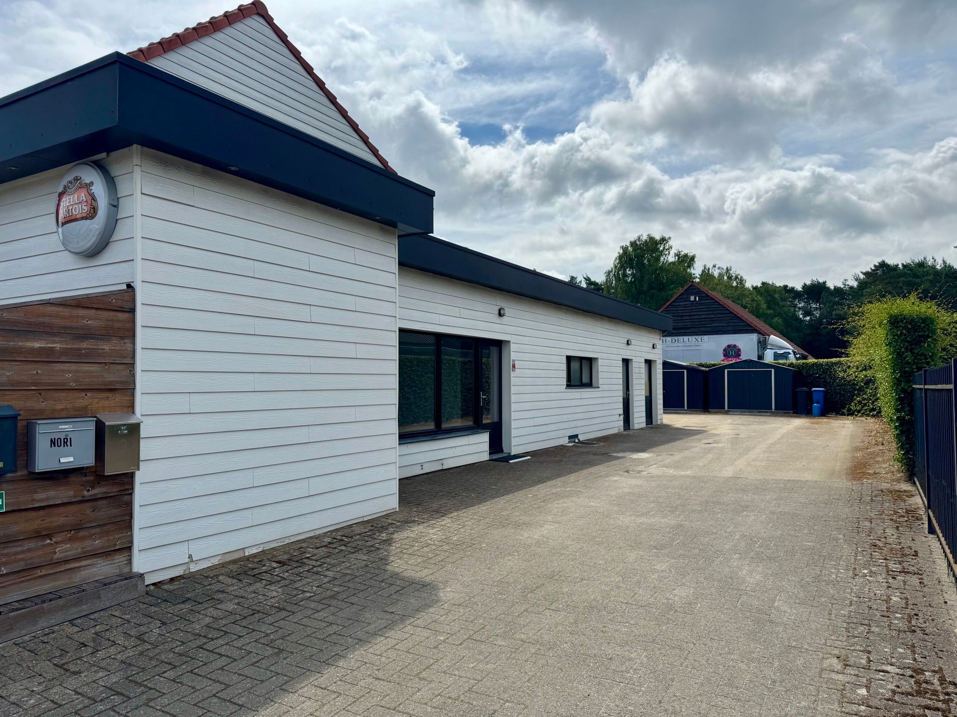 Kantoorruimte met duplex-appartement te Langdorp foto 18