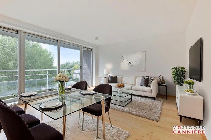Gerenoveerd appartement met ondergrondse autostaanplaats TE KOOP in GENT! foto 4