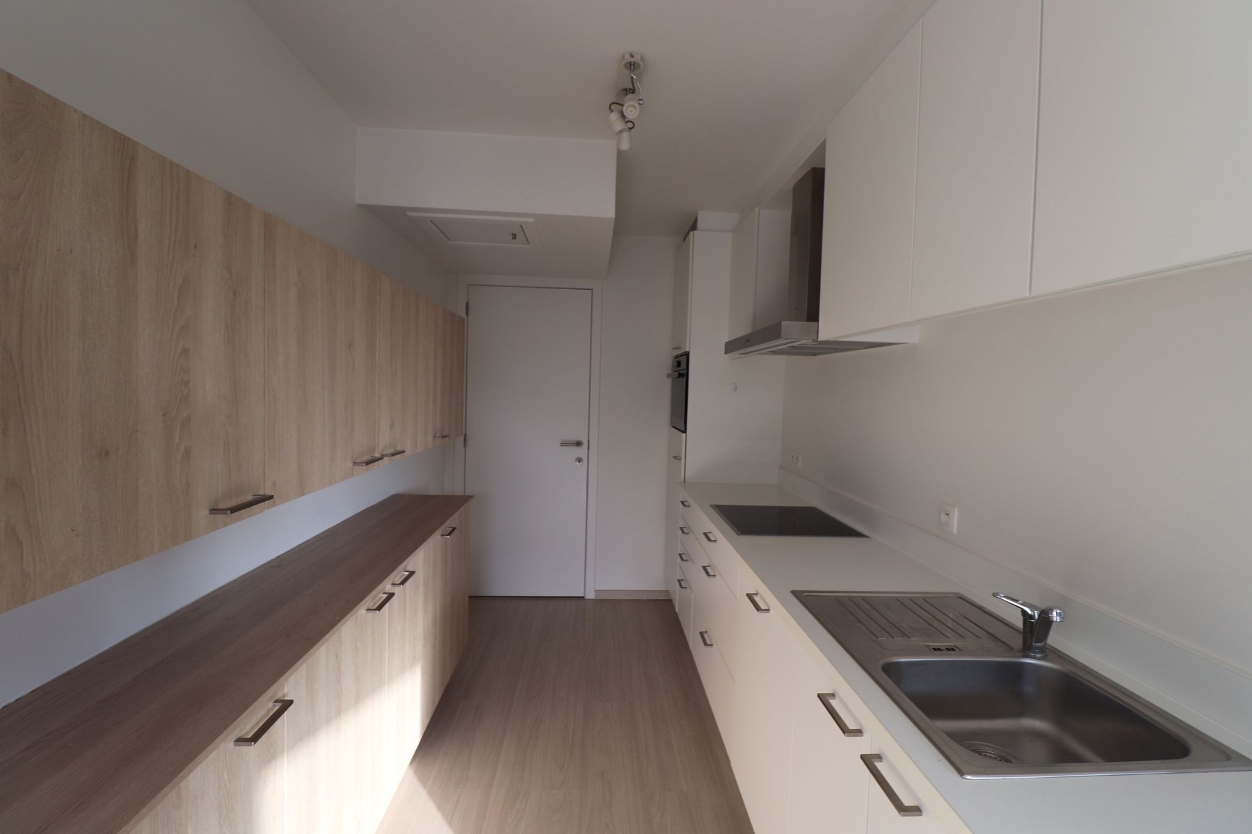 Een ruim 2-slaapkamerappartement met 2 terrassen, autostaanplaats met kelderberging. foto 6
