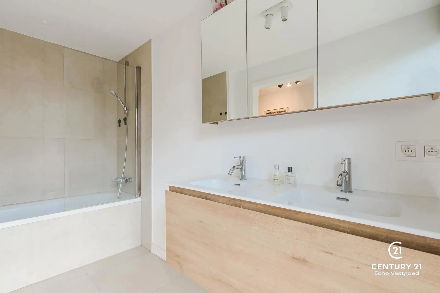 Exclusief gerenoveerd triplexappartement in hartje Turnhout foto 16