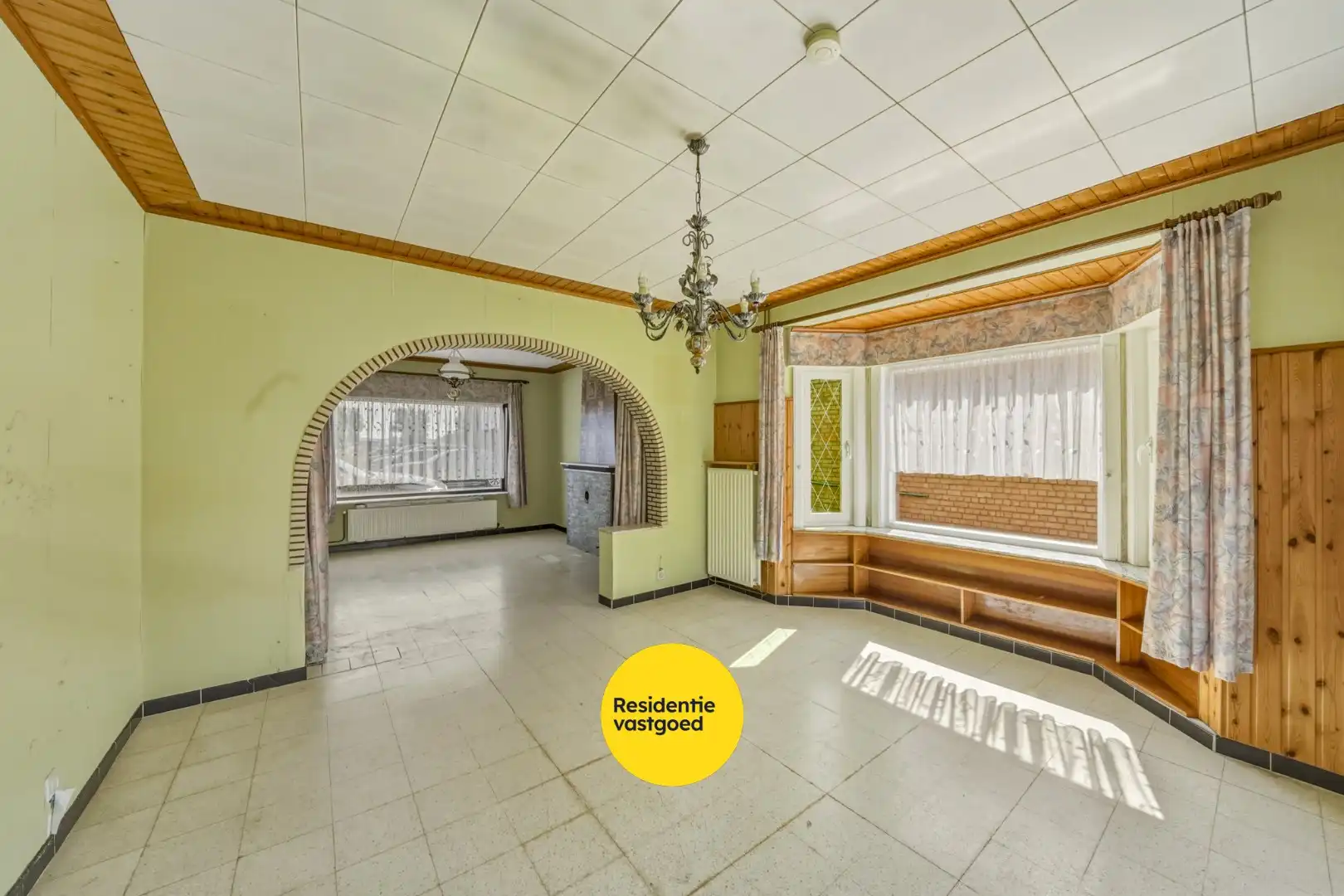 Ruime halfopen woning met 4 slaapkamers, tuin en garage foto 7