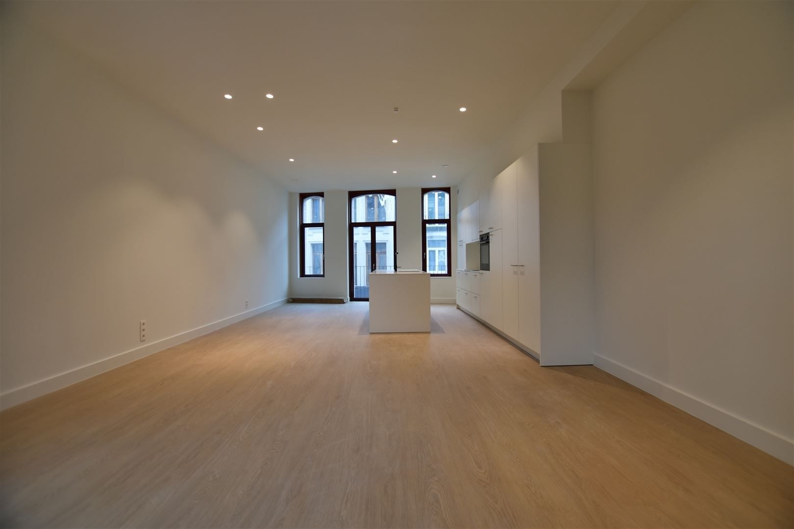 Prachtig luxueus appartement te huur in het bruisende hart van het centrum!  foto 3