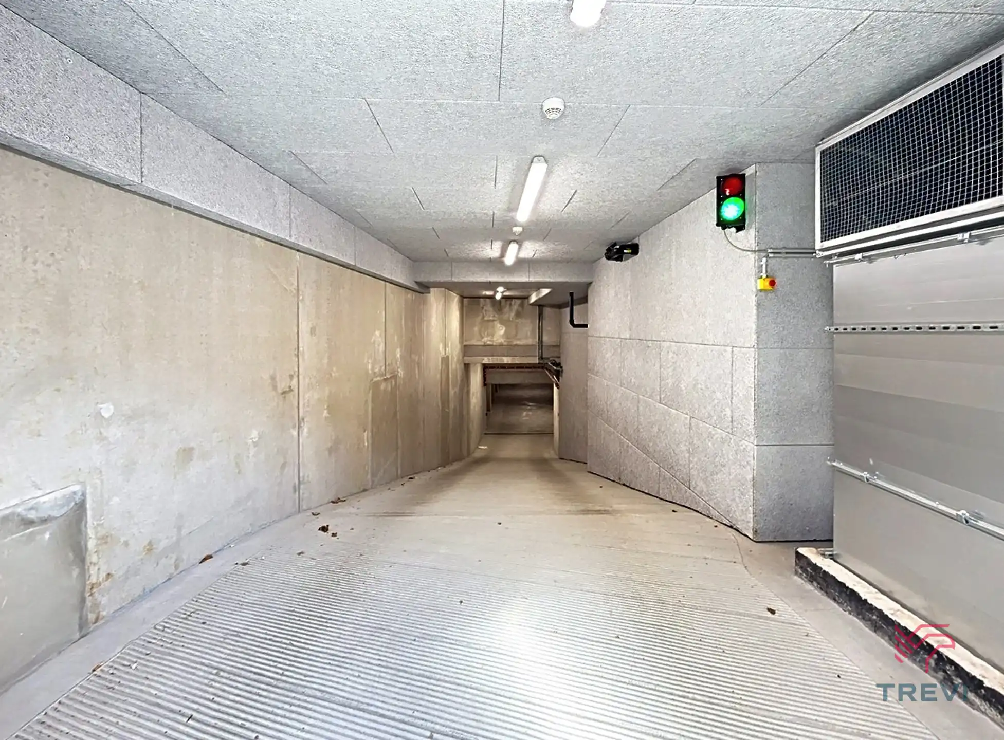 MENCH-PROJECT - PARKEERPLAATS TE HUUR foto 6